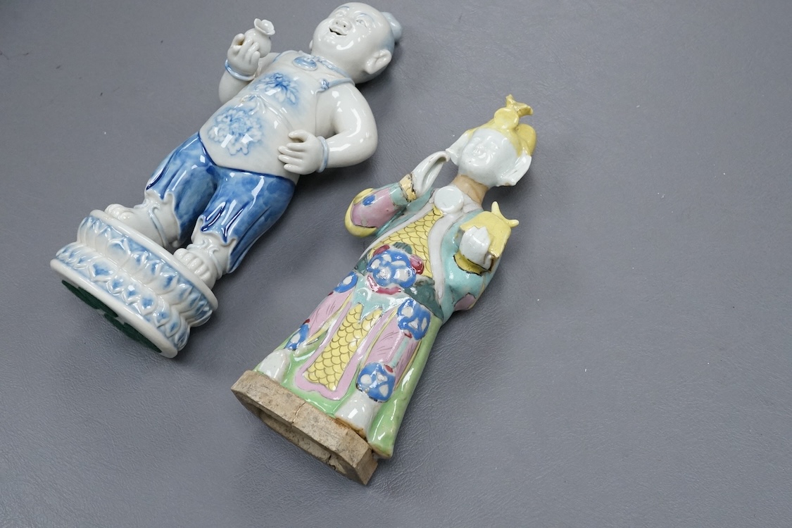 A Chinese enamelled porcelain figure of an immortal, Jiaqing period and a Japanese blue and white figure, tallest 20.5cm